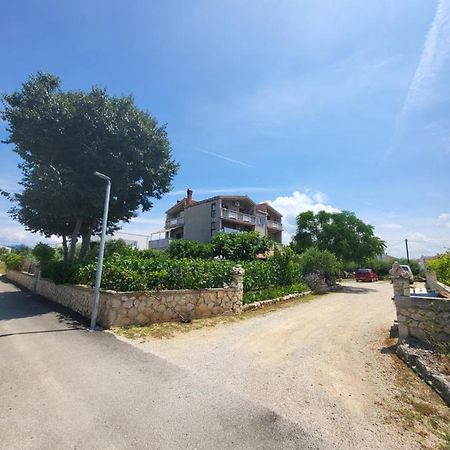 Apartmani Milka Vrsi Exterior photo