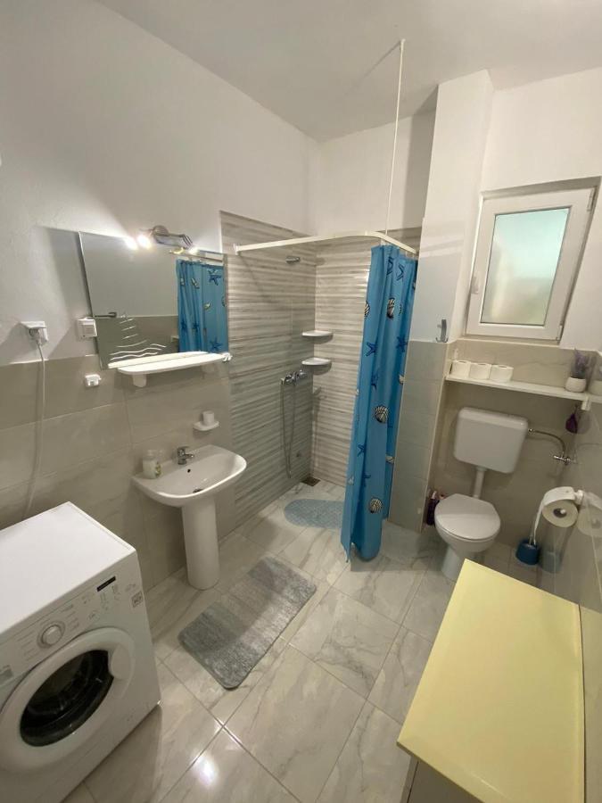Apartmani Milka Vrsi Exterior photo